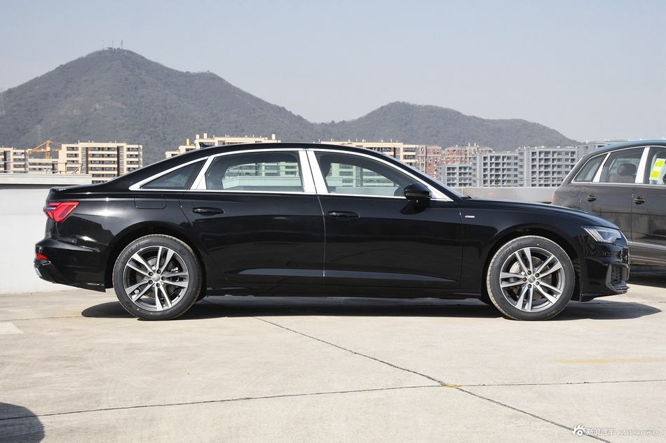 奧迪A6L(4座)詳情參數(shù)_租車價格